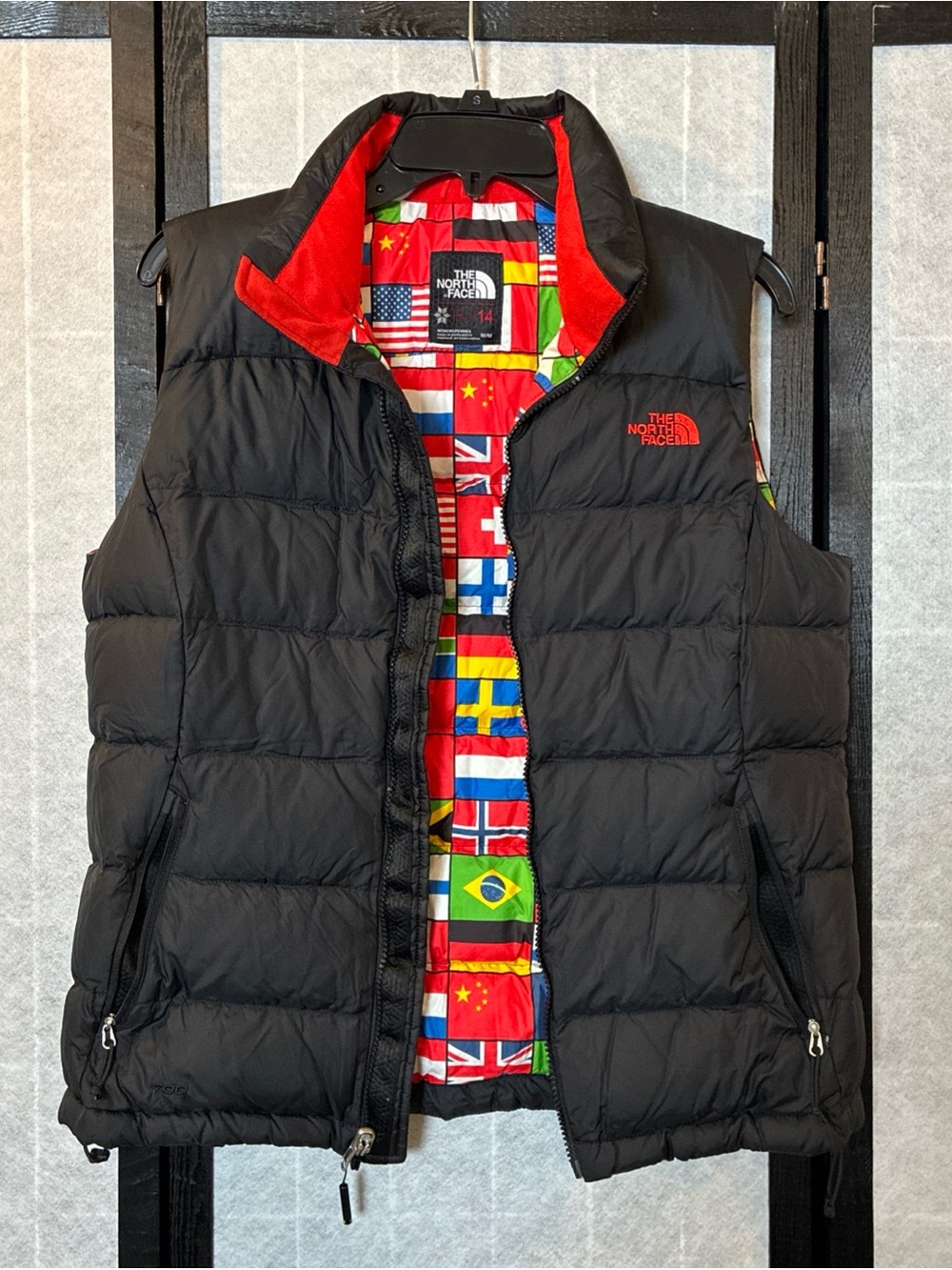 The North Face Sochi RU/14 Olympics Flag Puffer Vest Womens Medium Black